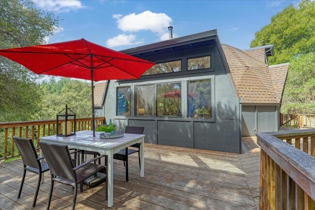 Building Photo - 250 Homestead Trl