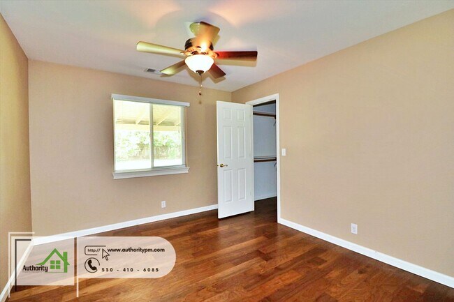 Building Photo - 5826 Beaumont Dr