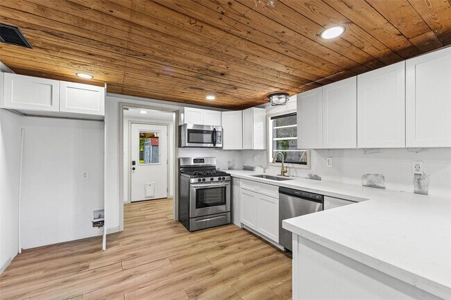 Building Photo - 4410 Jackson St