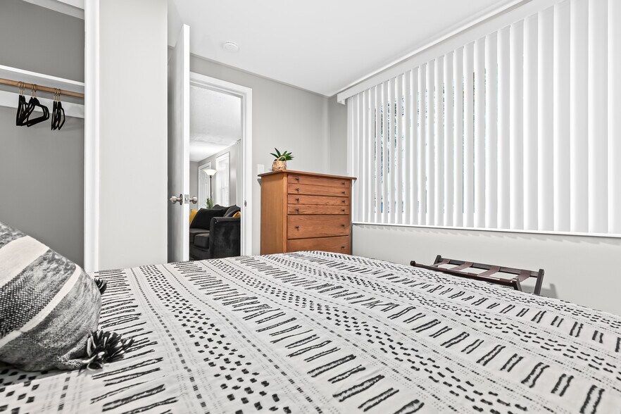 Building Photo - 23080 Stauber Ave