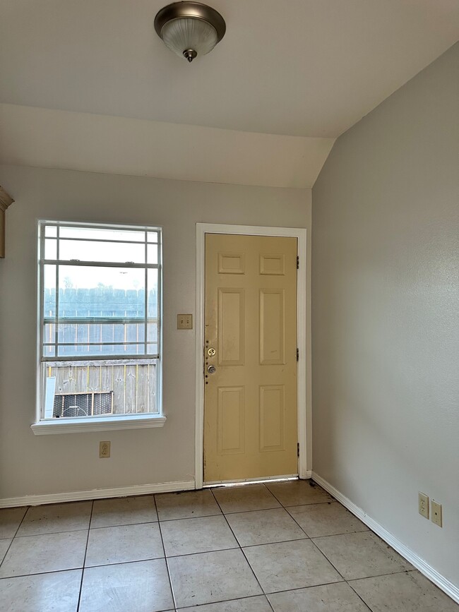 DINING ROOM OVERLOOKING PRIVATE PATIO - 2109 N Erica St