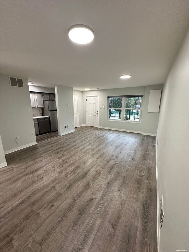 Building Photo - 367 Cypress Ave