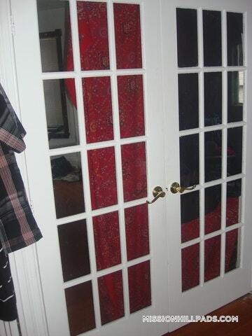 Building Photo - 40 Hillside St