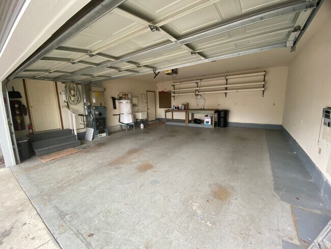 Building Photo - Spacious Buckley Home by Maris Farms