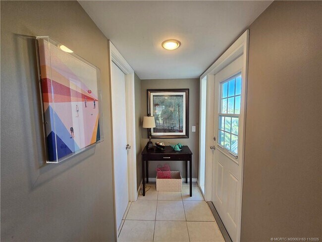 Building Photo - 5564 NE Gulfstream Way