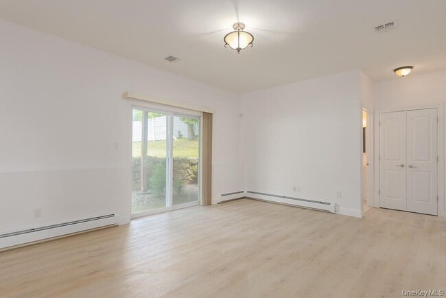 Building Photo - 69 Heights Rd