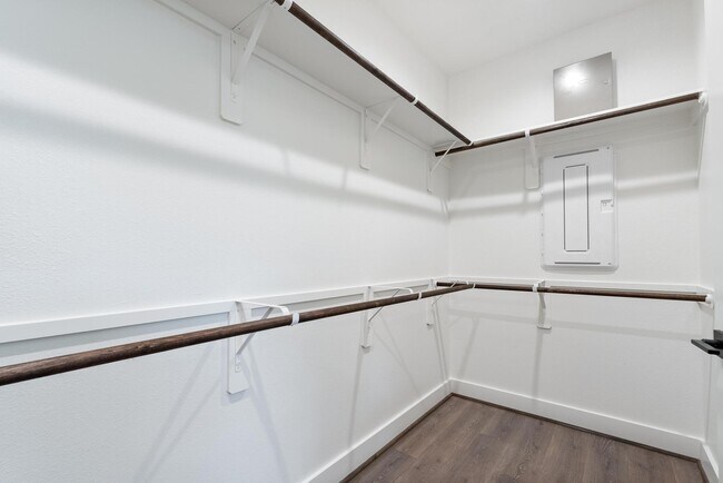 Building Photo - 2757 Sunny Briar Dr