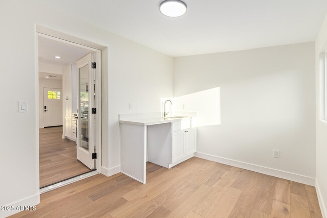 Building Photo - 9042 N 3rd Ave