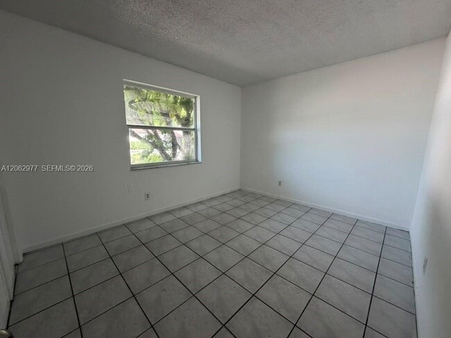 Building Photo - 4045 SW 68th Way