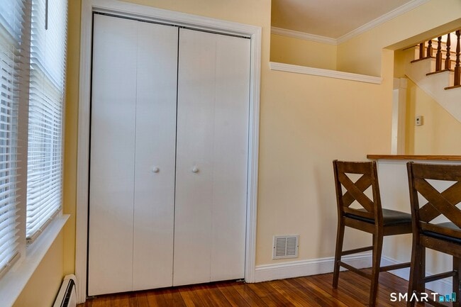 Building Photo - 303 Millville Ave