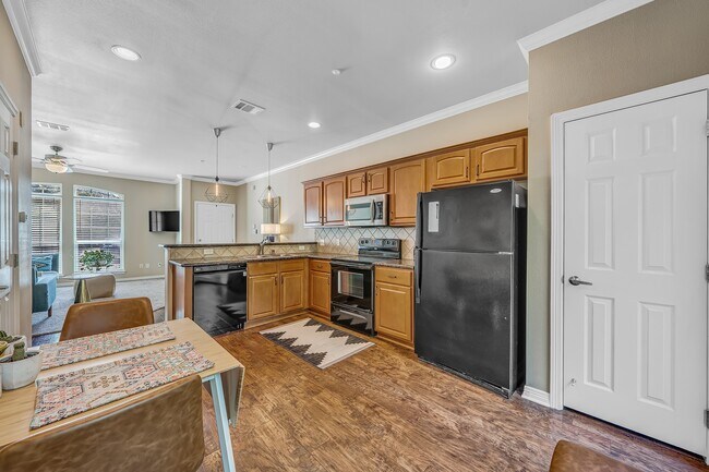 Building Photo - 305 Holleman Dr E