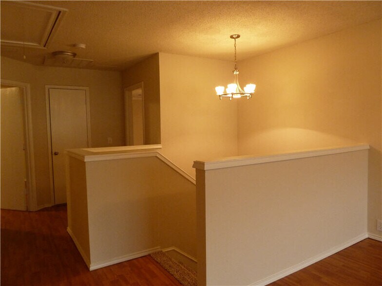 Building Photo - 4203 Falcon Dr