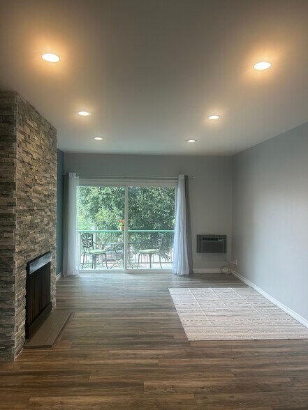 Building Photo - 3640 Cardiff Ave