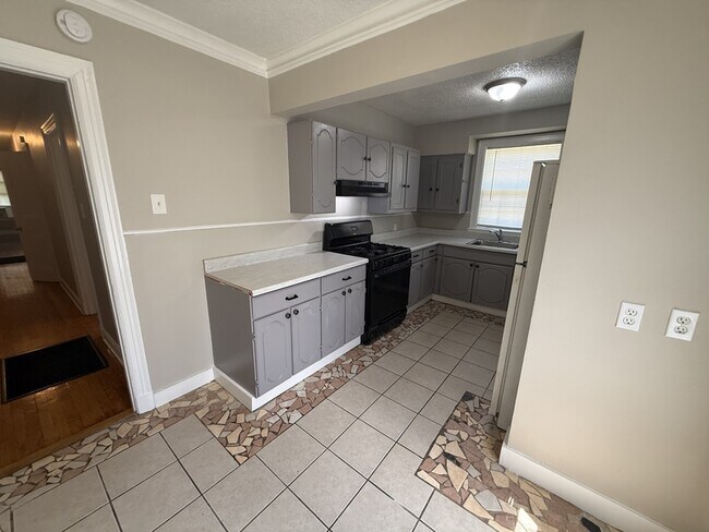 Building Photo - 1621 Glenview Ave