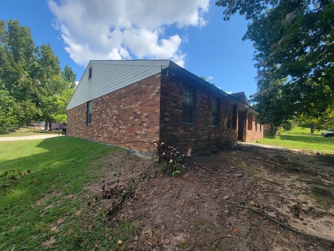 Building Photo - 4615 Renee St