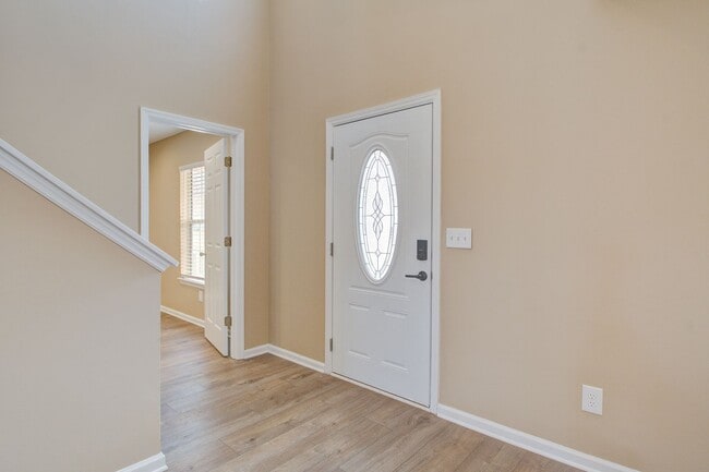 Building Photo - Modern Comfort Meets Charleston Charm