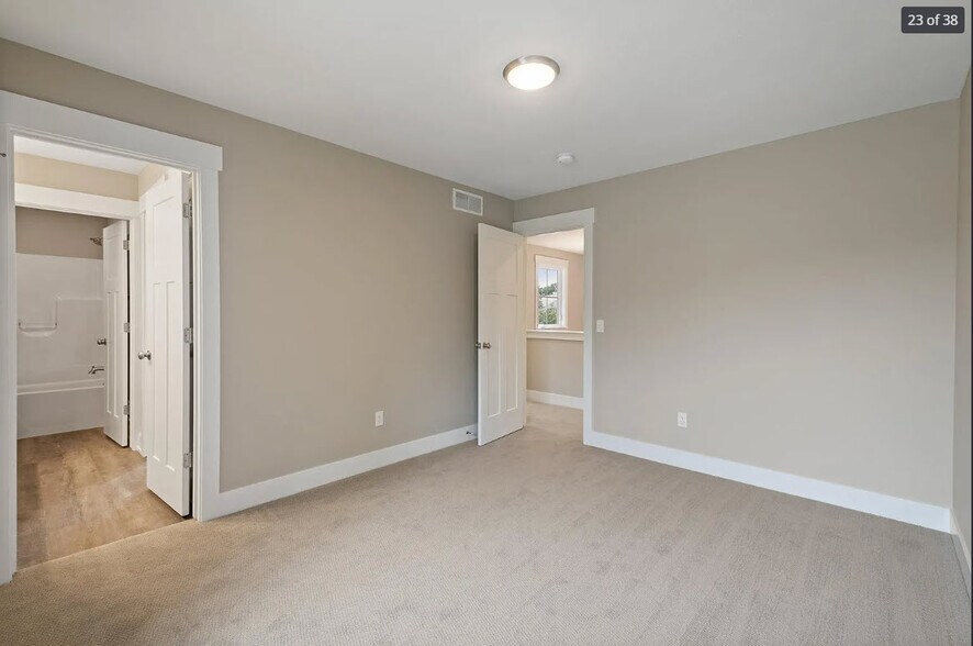 Building Photo - 5453 W Heathwood Dr SE