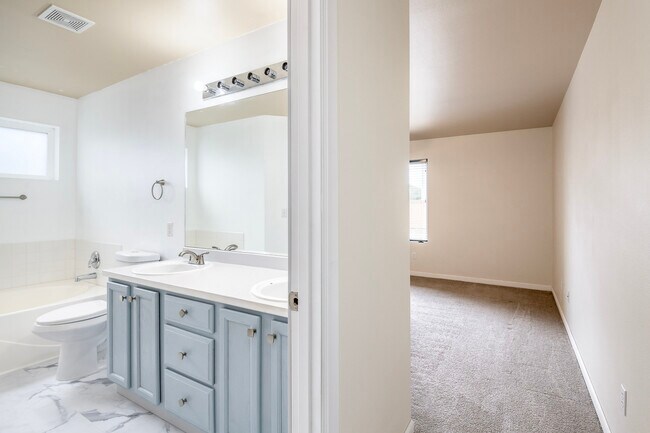 Building Photo - 14950 Prairie Vista Loop SE