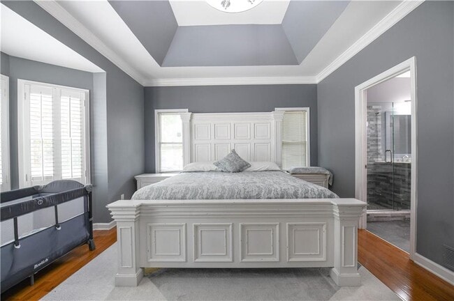 Building Photo - 304 Bridle Path