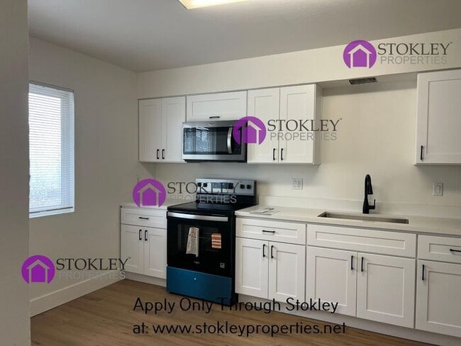 Building Photo - 2405 Applegarth Ln