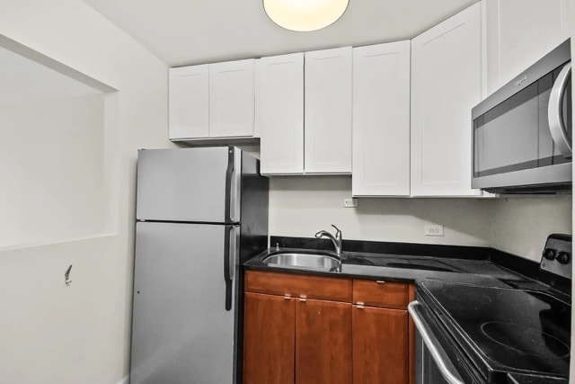 Building Photo - 1360 N Sandburg Terrace