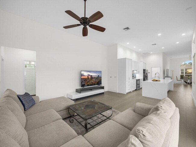 Building Photo - 9070 Cypress Hollow Dr