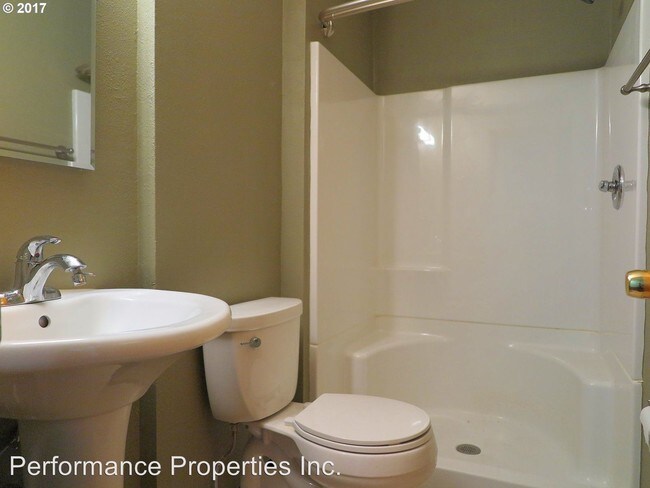 Building Photo - 4 br, 2 bath House - 7923 SE Sherman Street