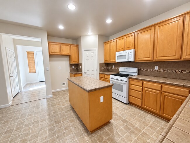 Building Photo - 9402 Vintner Cir