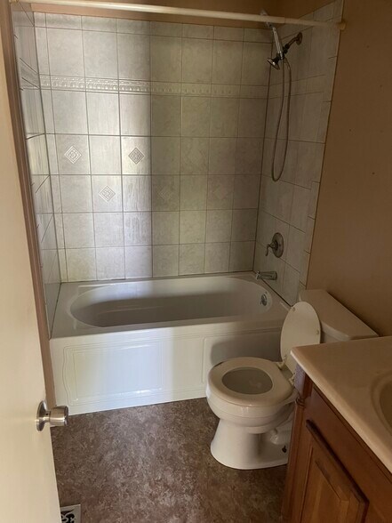 Building Photo - 316 Barkwood Dr