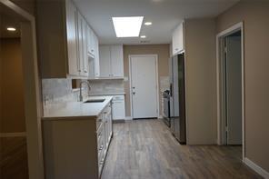 Building Photo - 2416 Roosevelt Dr