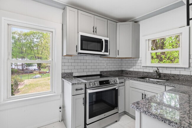 Building Photo - 65 Furnace Dock Rd