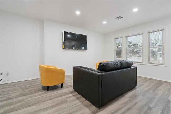 Building Photo - 1200 NE 17th St