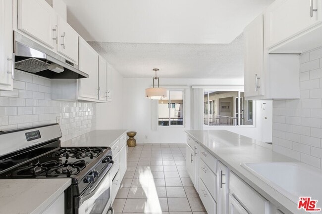 Building Photo - 739 Croft Ave