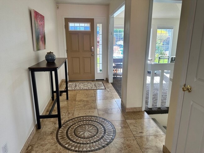 Building Photo - 14441 NE Morris Ct