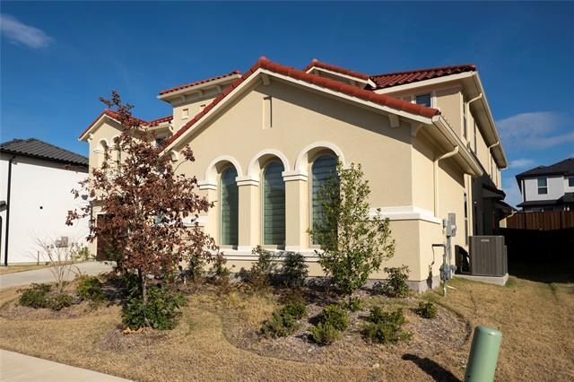 Building Photo - 10904 Hollydale Ln