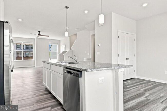 Building Photo - 417 Seeback Dr