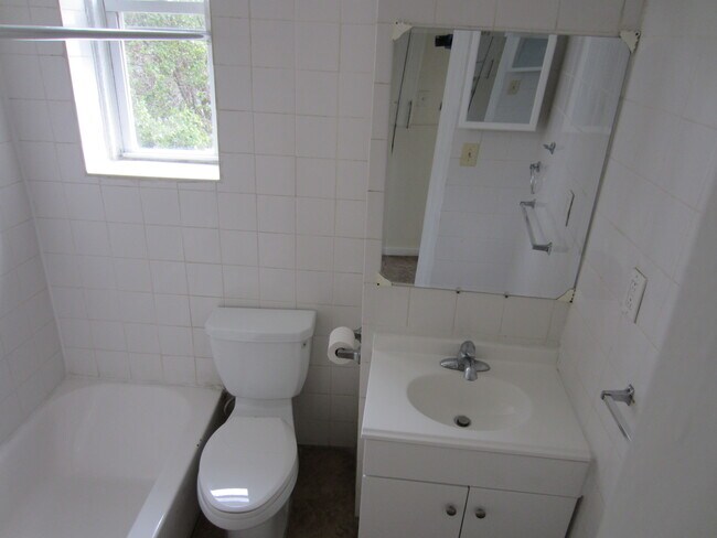 Building Photo - 2606 Central Ave