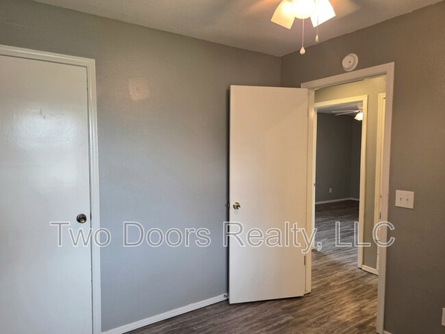 Building Photo - 507 Peppertree Ln
