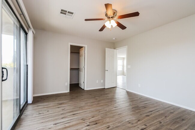 Building Photo - 2233 E 27th Ave