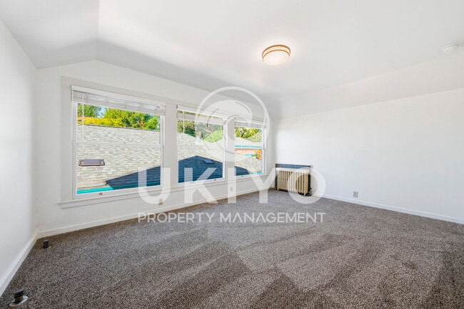 Building Photo - 860 Portal Ave