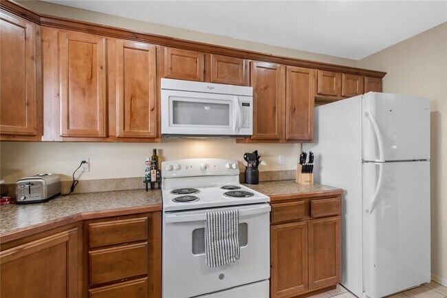 Building Photo - 4462 W Alberta St