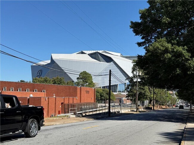 Building Photo - 117 Vine St SW