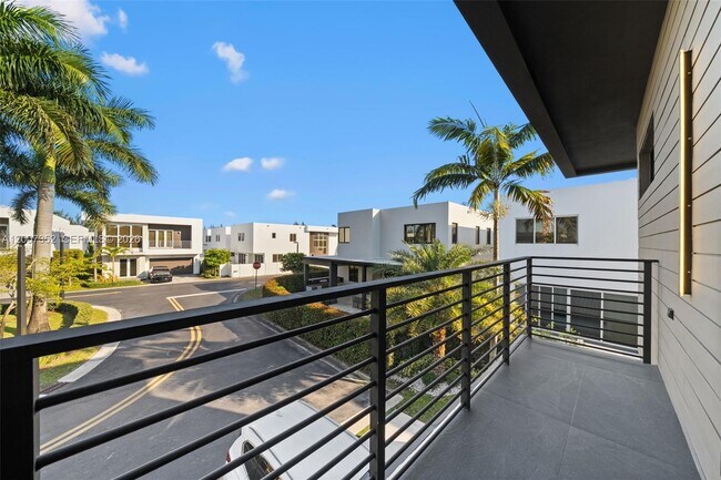 Building Photo - 7534 NW 98th Ave