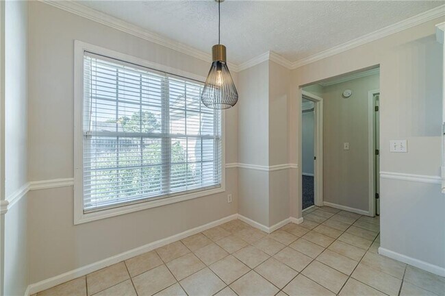 Building Photo - 231 Windermere Dr