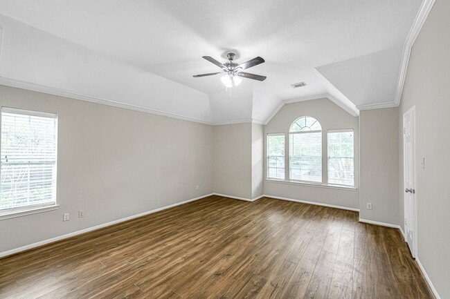 Building Photo - 8827 Lawncliff Ln