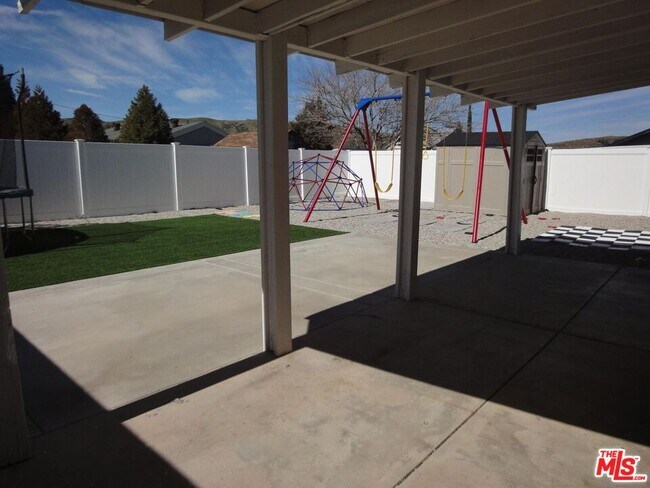 Building Photo - 42753 Blue Hills Dr