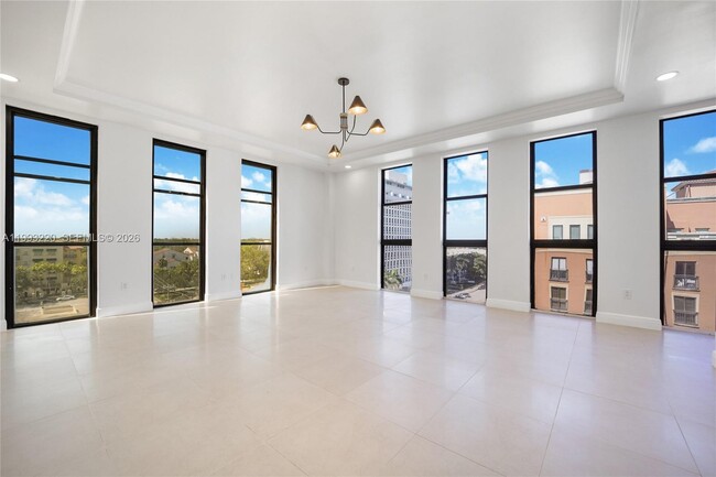 Building Photo - 671 Biltmore Way