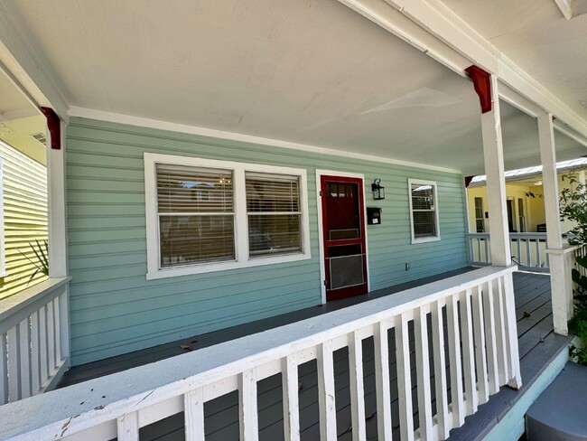 Building Photo - Newly remodeled Licolnville cottage in historic downtown St. Augustine