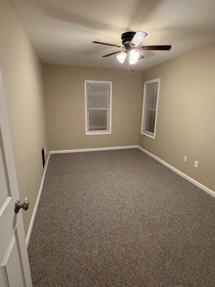 Building Photo - 1017 Pine St