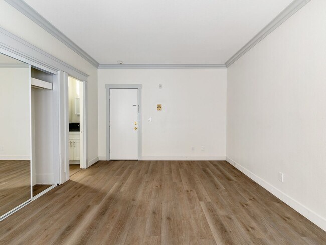 Interior Photo - 330 Cedar Avenue